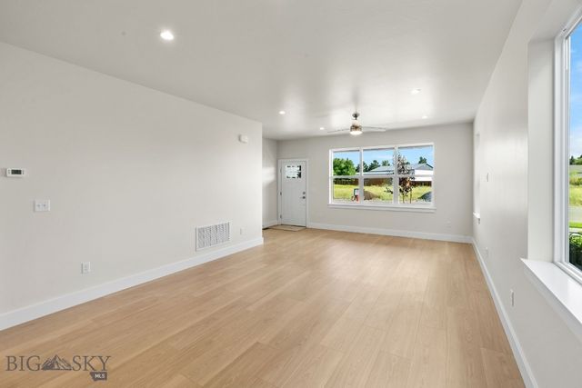 809 Spaniel Lane, Belgrade, MT 59714