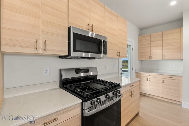 809 Spaniel Lane, Belgrade, MT 59714