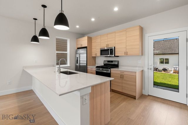 809 Spaniel Lane, Belgrade, MT 59714