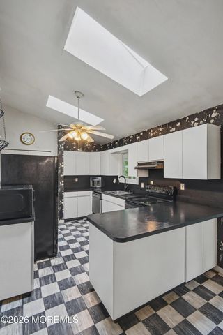 35 Buckingham Drive, Jackson, NJ 08527