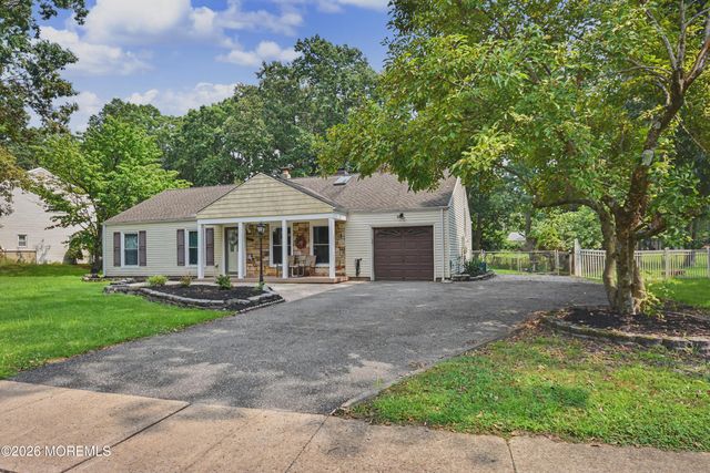 35 Buckingham Drive, Jackson, NJ 08527