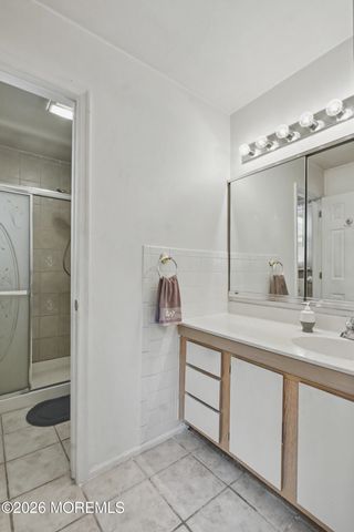 35 Buckingham Drive, Jackson, NJ 08527