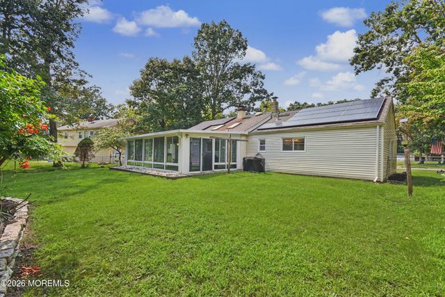 35 Buckingham Drive, Jackson, NJ 08527