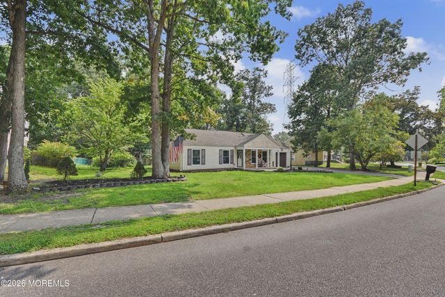 35 Buckingham Drive, Jackson, NJ 08527