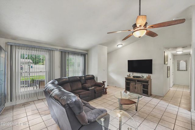 35 Buckingham Drive, Jackson, NJ 08527