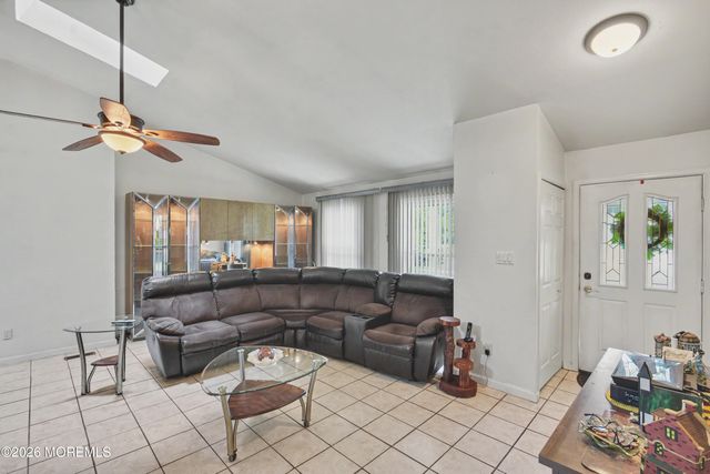 35 Buckingham Drive, Jackson, NJ 08527