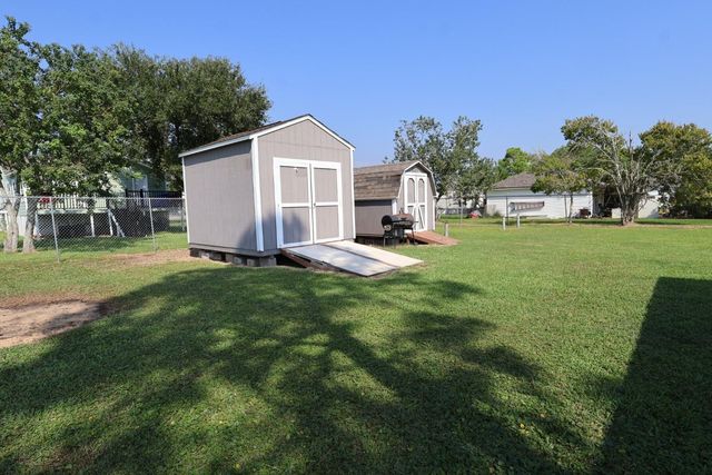 642 5th Street, Dickinson, TX 77539