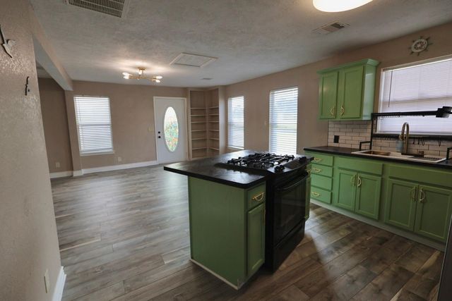 642 5th Street, Dickinson, TX 77539