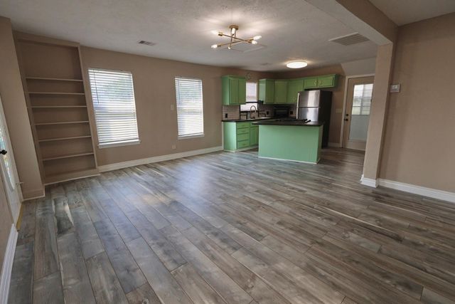 642 5th Street, Dickinson, TX 77539