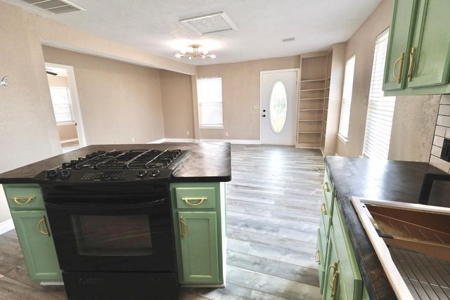 642 5th Street, Dickinson, TX 77539