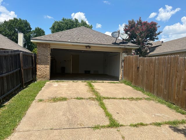 1718 Doubletree Drive, Mesquite, TX 75149