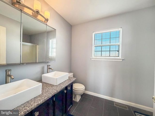 3326 E HAYES RD, Norristown, PA 19403