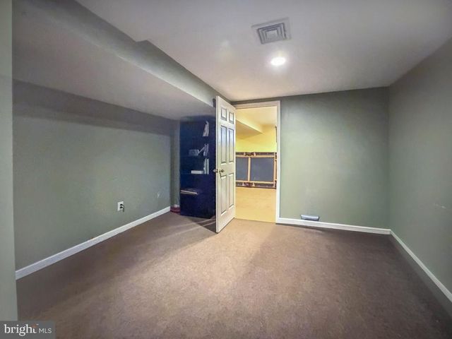 3326 E HAYES RD, Norristown, PA 19403