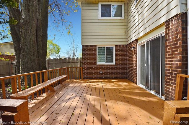 39256 Grennada Street, Livonia, MI 48154