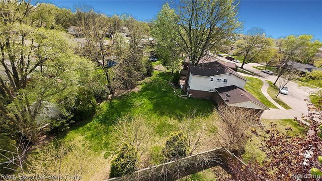 39256 Grennada Street, Livonia, MI 48154