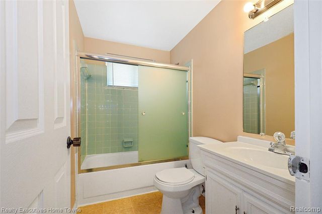 39256 Grennada Street, Livonia, MI 48154