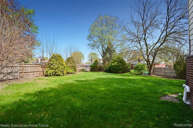 39256 Grennada Street, Livonia, MI 48154