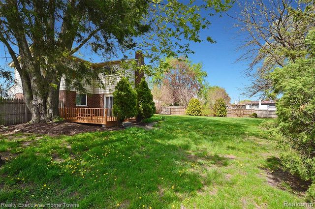 39256 Grennada Street, Livonia, MI 48154