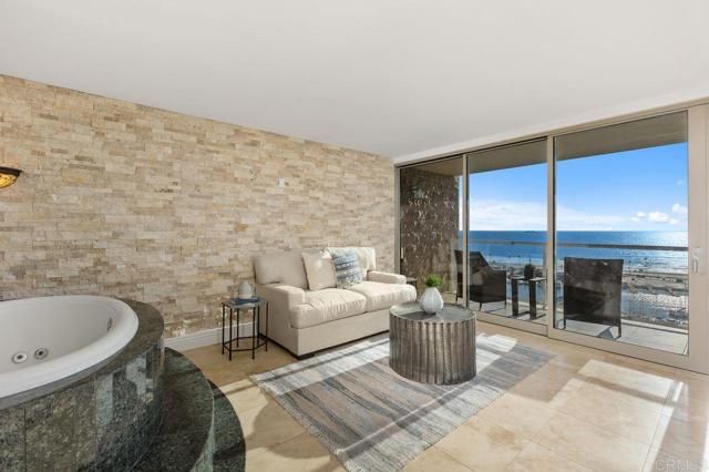 1200 Harbor 15B, Oceanside, CA 92054