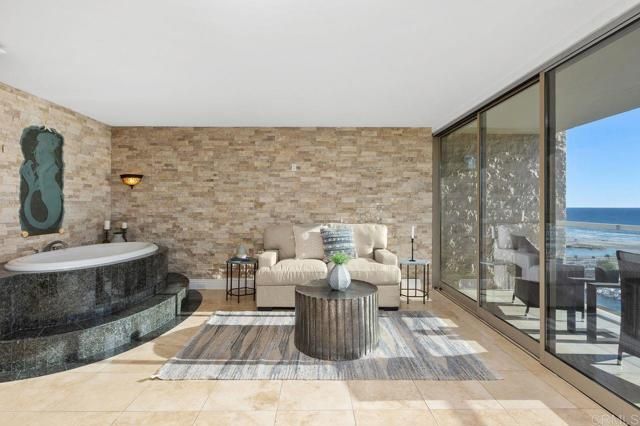 1200 Harbor 15B, Oceanside, CA 92054