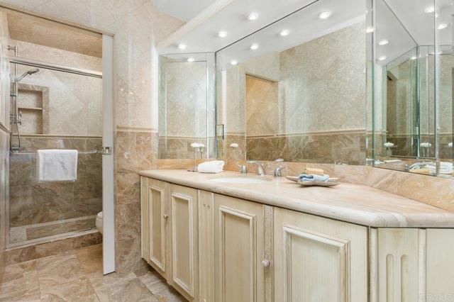 1200 Harbor 15B, Oceanside, CA 92054