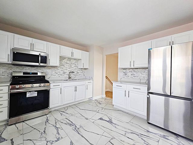 17850 Yale Lane, Country Club Hills, IL 60478