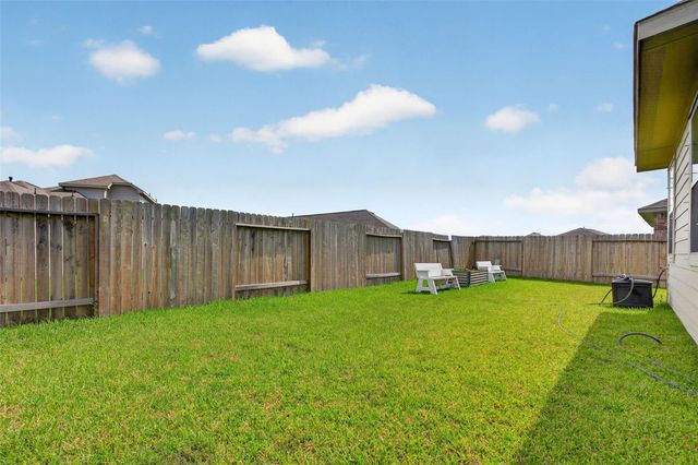 1329 Red Hills Drive, Rosharon, TX 77583