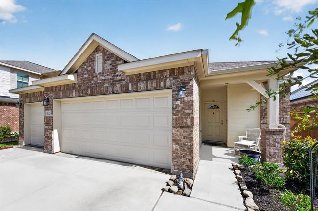 1329 Red Hills Drive, Rosharon, TX 77583