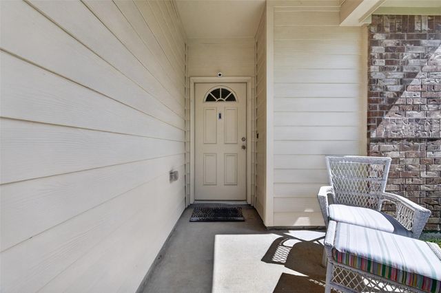 1329 Red Hills Drive, Rosharon, TX 77583