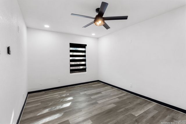 9346 Valley Hedge, San Antonio, TX 78250