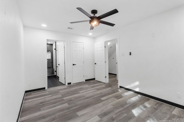 9346 Valley Hedge, San Antonio, TX 78250