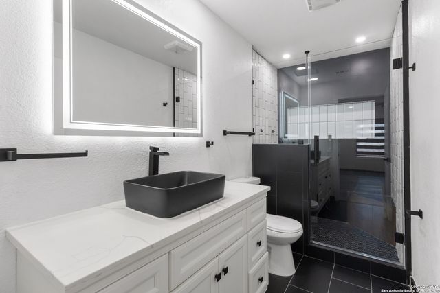 9346 Valley Hedge, San Antonio, TX 78250