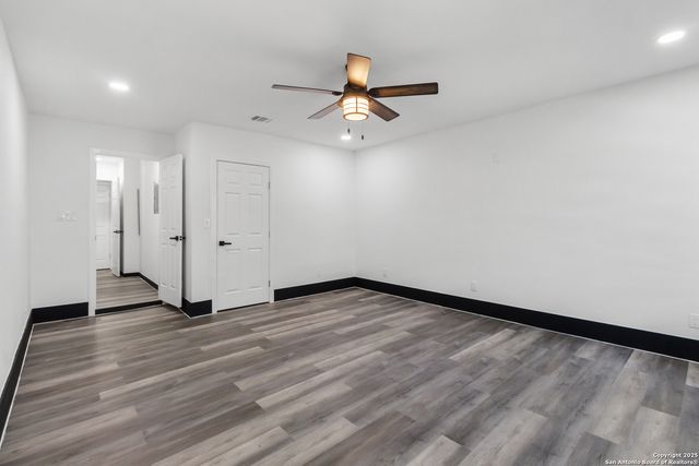 9346 Valley Hedge, San Antonio, TX 78250