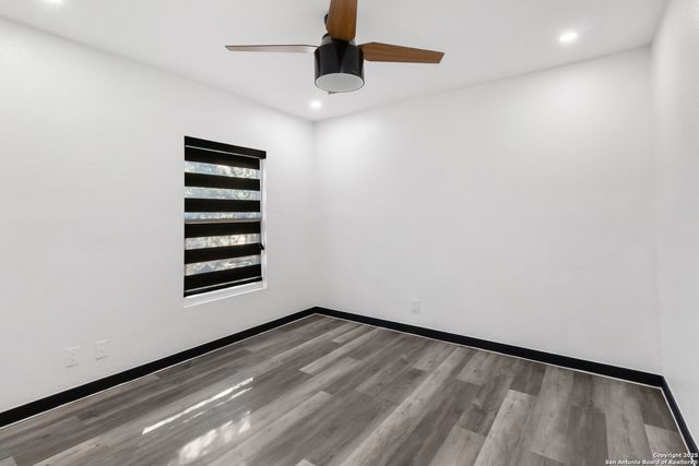 9346 Valley Hedge, San Antonio, TX 78250