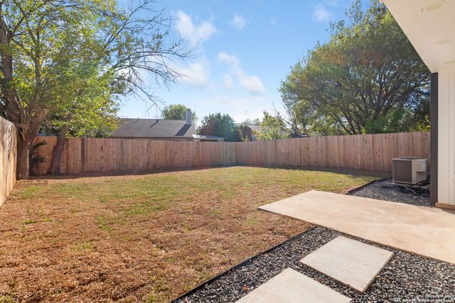 9346 Valley Hedge, San Antonio, TX 78250