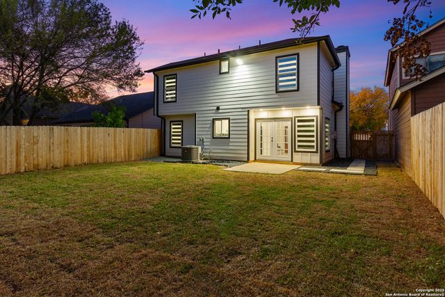 9346 Valley Hedge, San Antonio, TX 78250