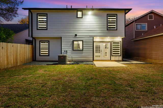 9346 Valley Hedge, San Antonio, TX 78250