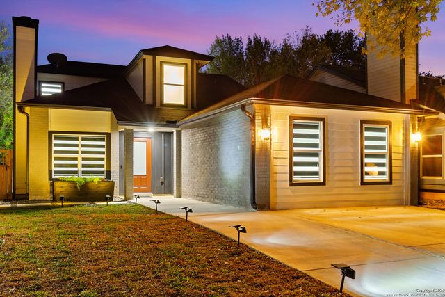 9346 Valley Hedge, San Antonio, TX 78250