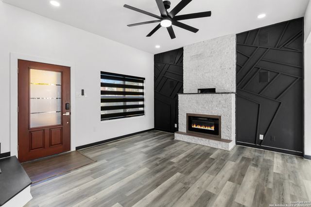 9346 Valley Hedge, San Antonio, TX 78250