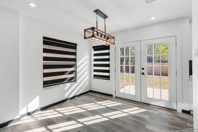 9346 Valley Hedge, San Antonio, TX 78250