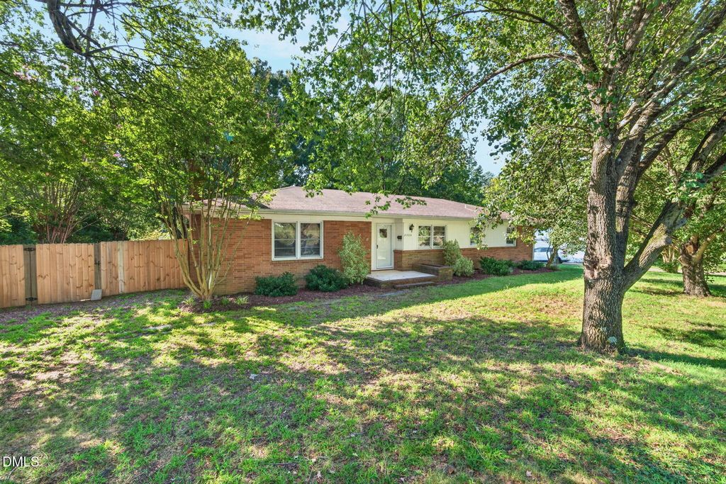 2308 Edgewood Avenue, Burlington, NC 27215