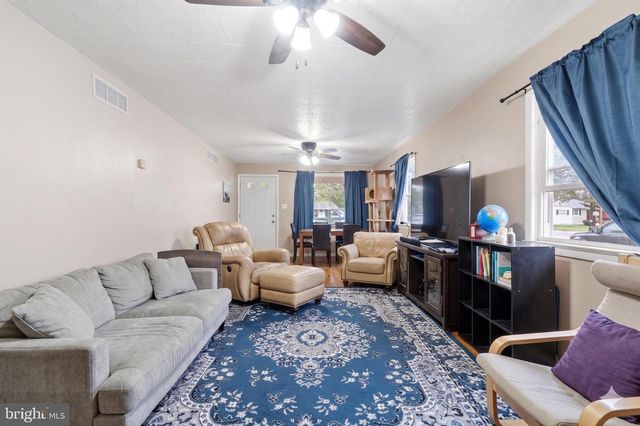 16700 FREDERICK RD, Mount Airy, MD 21771