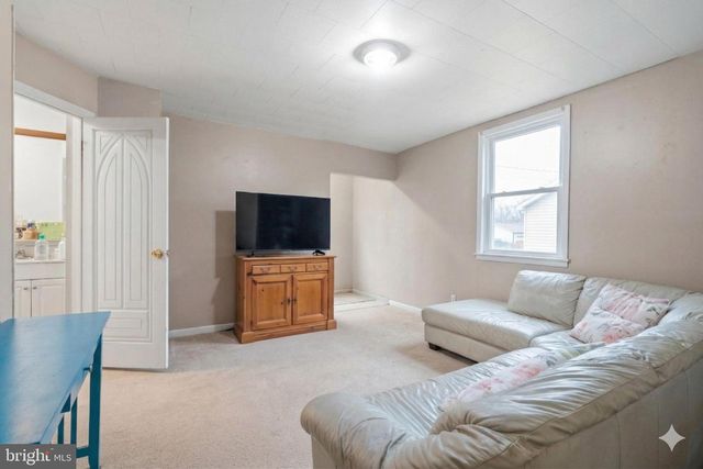 16700 FREDERICK RD, Mount Airy, MD 21771