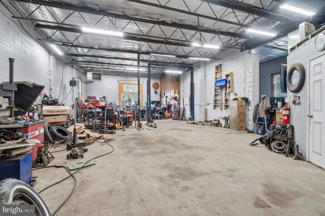 16700 FREDERICK RD, Mount Airy, MD 21771