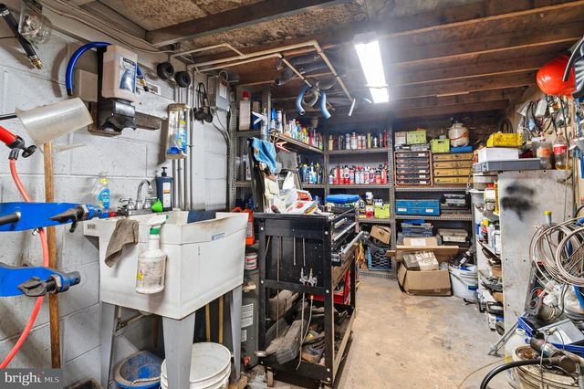 16700 FREDERICK RD, Mount Airy, MD 21771
