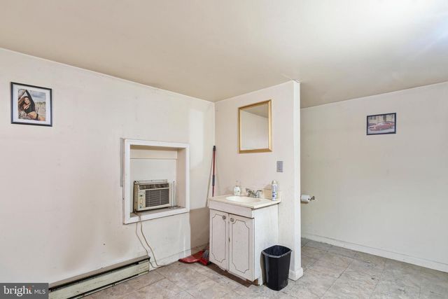 16700 FREDERICK RD, Mount Airy, MD 21771