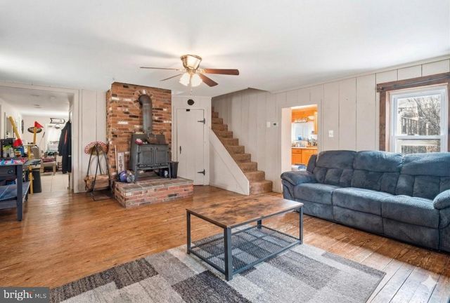 16700 FREDERICK RD, Mount Airy, MD 21771