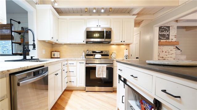 19 Turner Drive, West Warwick, RI 02893