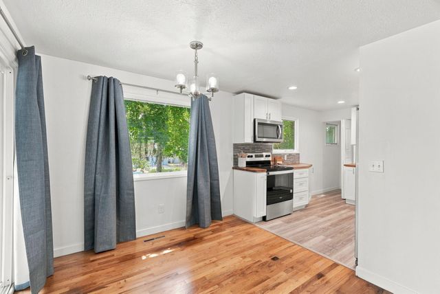 12118 E 22nd Ave, Spokane Valley, WA 99206
