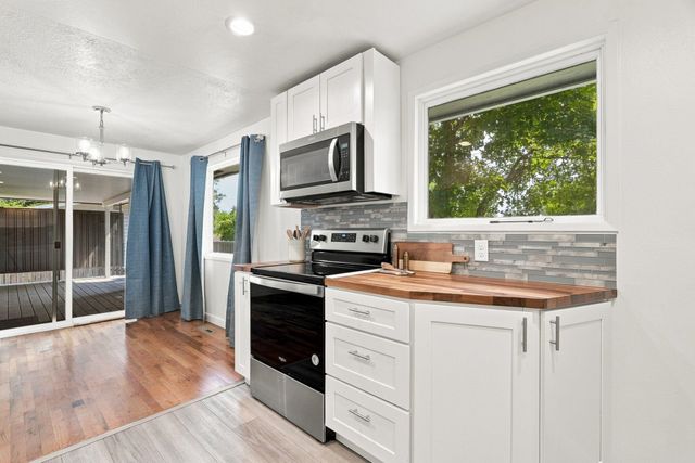 12118 E 22nd Ave, Spokane Valley, WA 99206